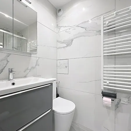 Intuition 4pers 10min Palais Apartment Cannes